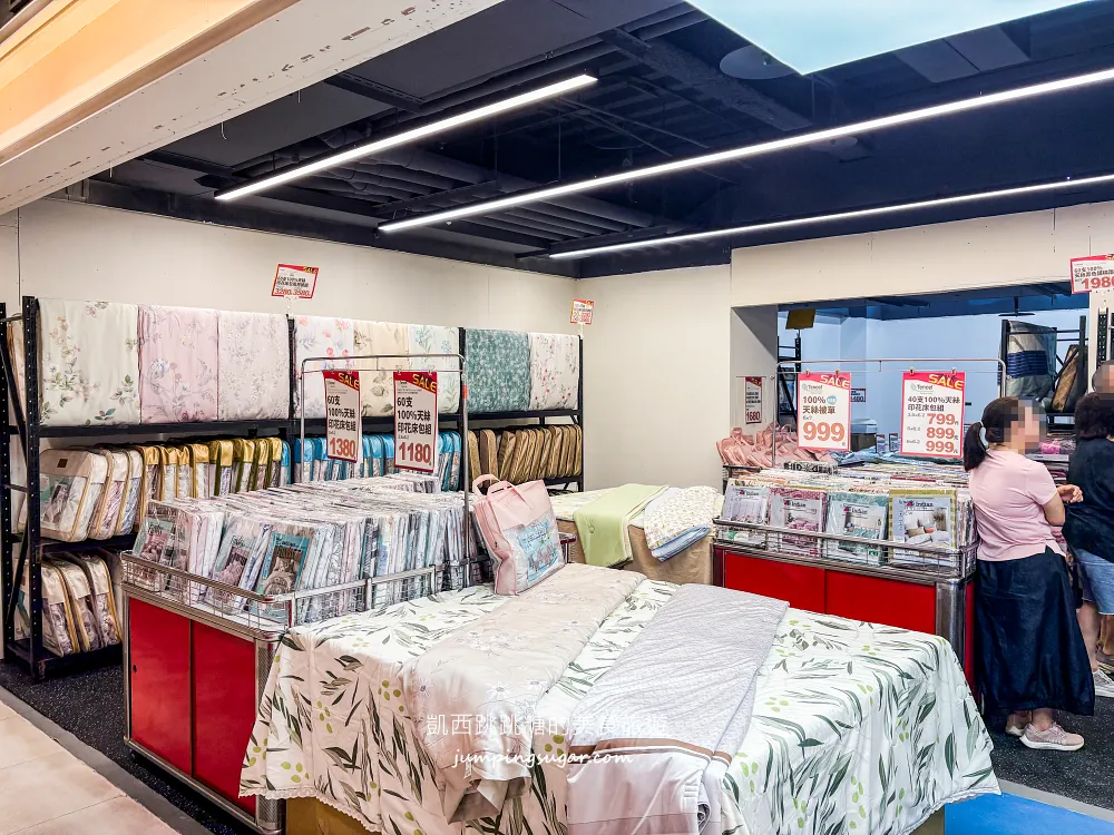 【林口昕境廣場2樓】精選涼被床包兩件499元、枕頭買一送一! 快閃活動只到9/29~地址:林口區文化三路一段402巷2號(林口扶輪公園旁)