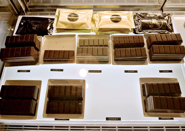 【台北大安】從高雄紅上台北《品黑巧克力專賣店》用整塊巧克力磚溶的黑醬咖哩&各式專業巧克力飲品