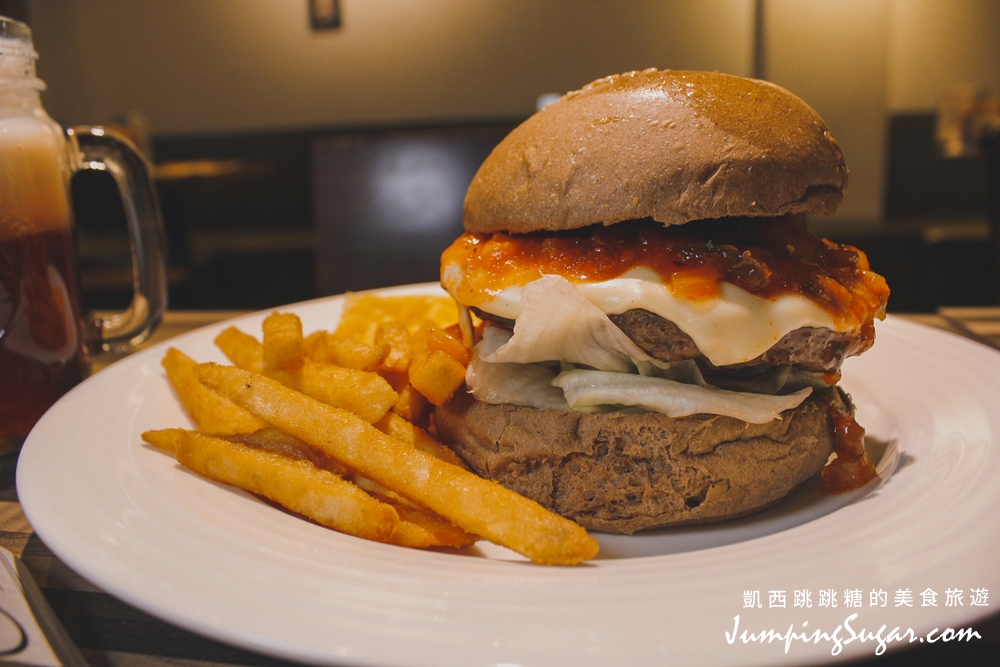 【西門町】Stan & Cat史丹貓美式餐廳 西門店 | 天啊好大牛肉堡 ! 聚餐吃一波