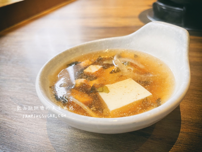 【台中】茶六燒肉堂 | 公益路美食推薦，鮭魚味增湯喝到飽(菜單)