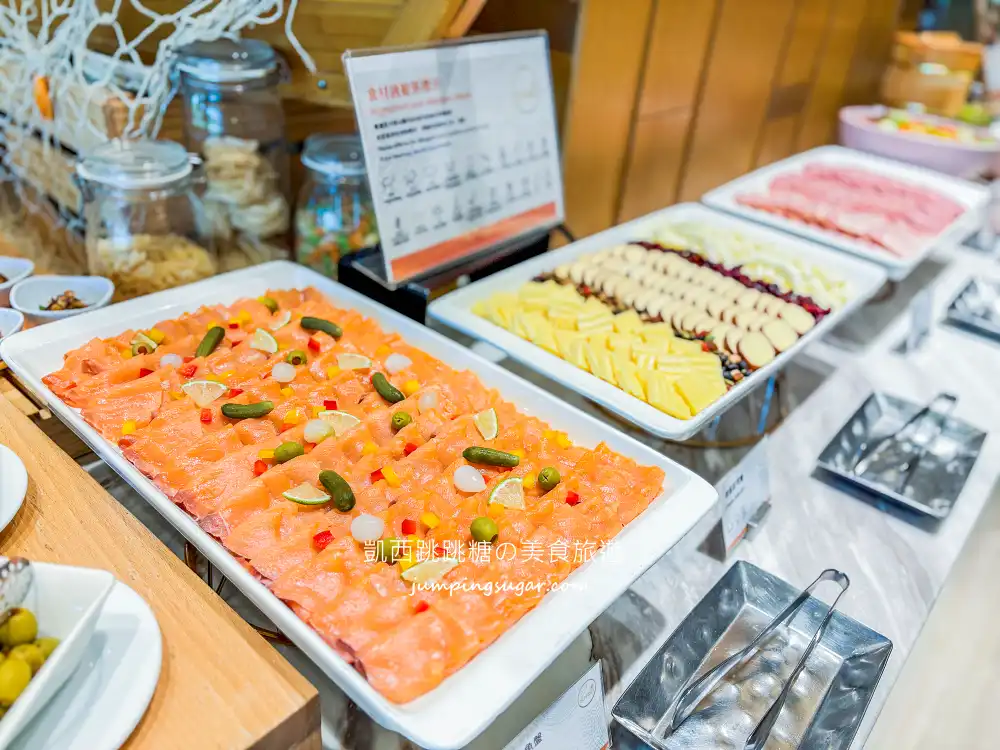 台北六福萬怡酒店【敘日全日餐廳】自助餐吃到飽，菜單價錢一次看！