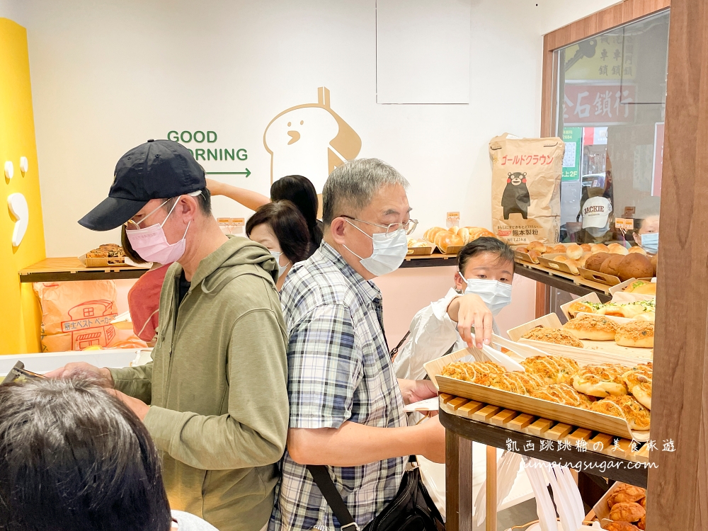 小鳥吃吐司-台北南昌店，現烤麵包任選3個100元、4個100元 !