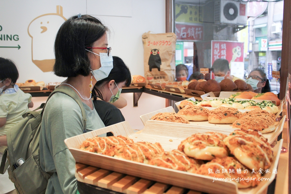 小鳥吃吐司-台北南昌店，現烤麵包任選3個100元、4個100元 !