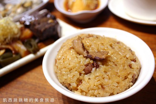 【台北善導寺美食】雙月食品社，油飯雞湯必點推薦(菜單價錢)