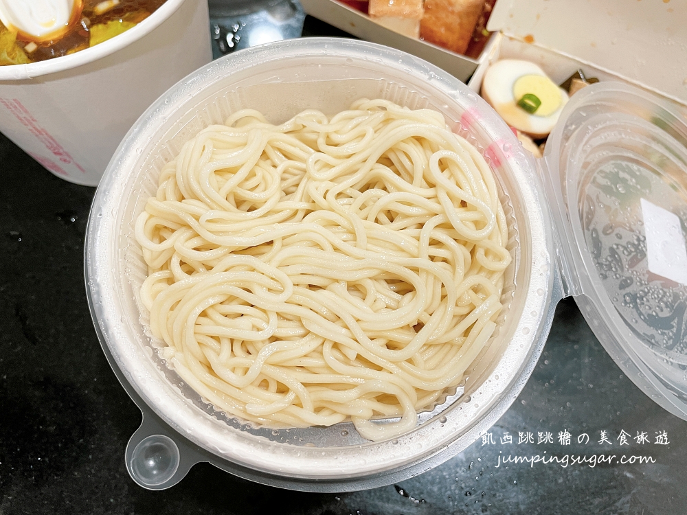 【熊貓外送】老許牛肉麵 | 台北吳興街美食，內用豆漿紅茶喝到飽 !