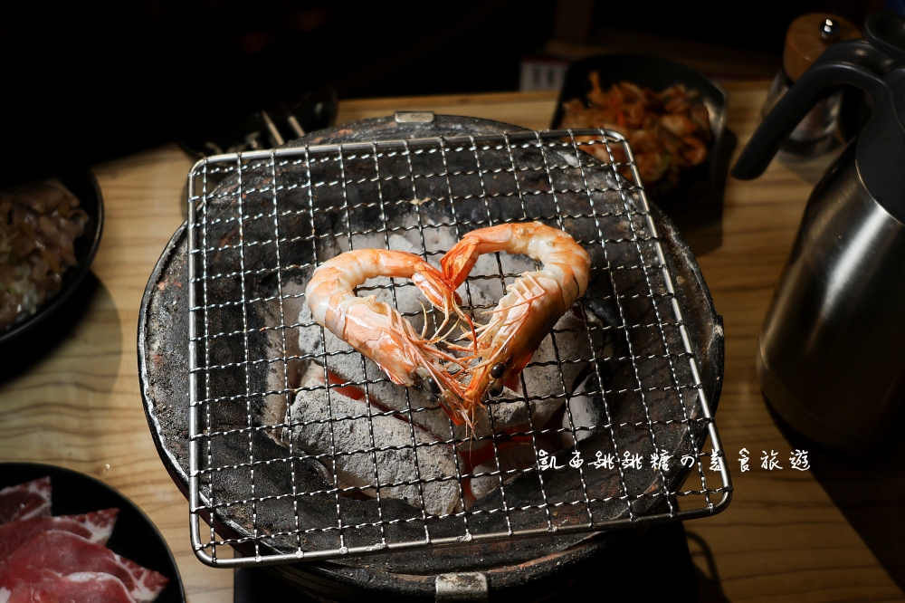 【蘆洲美食】燒肉屋~徐匯廣場旁好吃日式炭火烤肉 ! 小菜也很推薦（菜單）