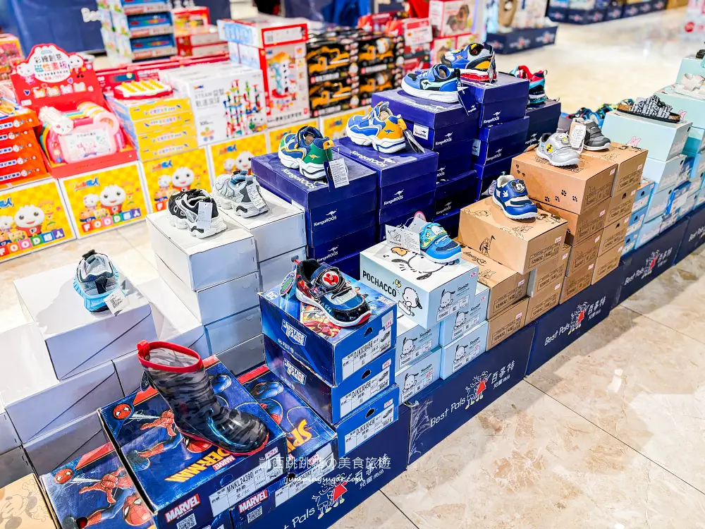 【新莊宏匯廣場11樓】金安德森嬰幼童裝2.2折 ! 童鞋390元、童書教具玩具65折 ! 活動只到2/22 (快閃特賣只有20天)