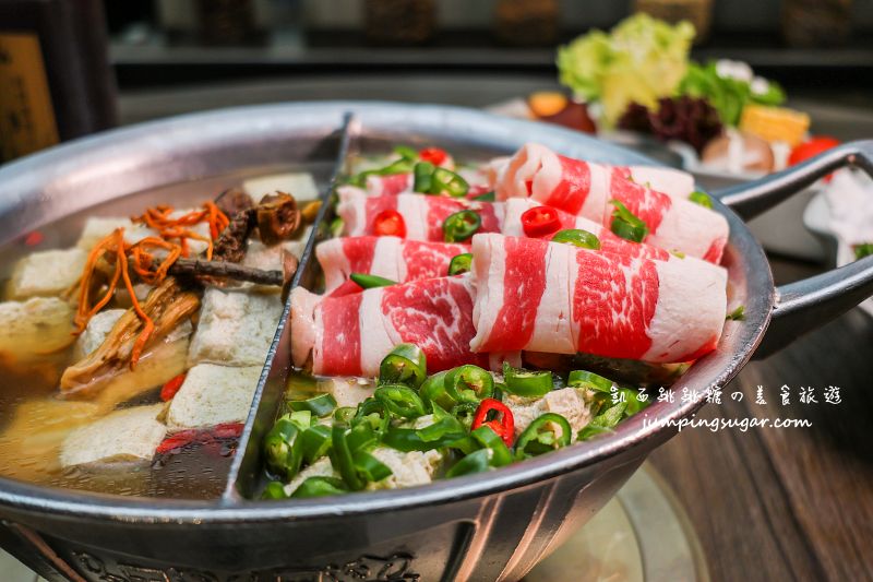 【中山區美食】青花驕麻辣鍋，新菜單上市「驕香松露菌菇鍋」、「青麻椒肥牛鍋」加碼升級 !