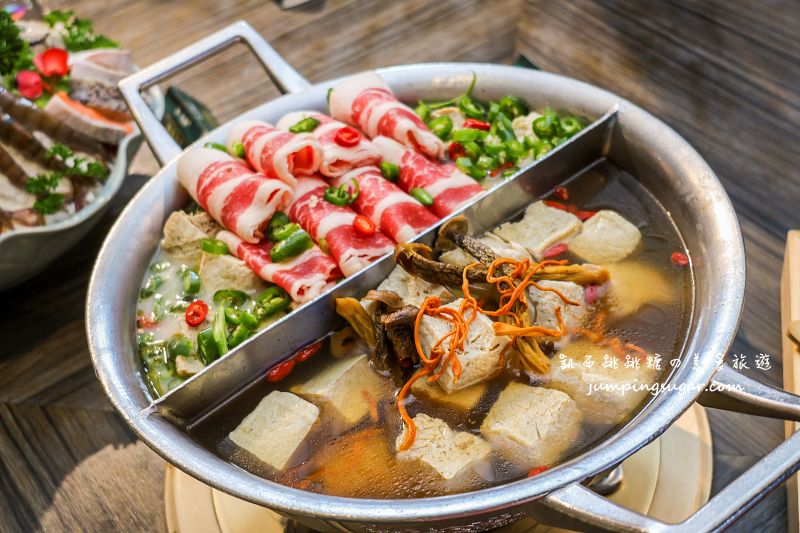 【中山區美食】青花驕麻辣鍋，新菜單上市「驕香松露菌菇鍋」、「青麻椒肥牛鍋」加碼升級 !