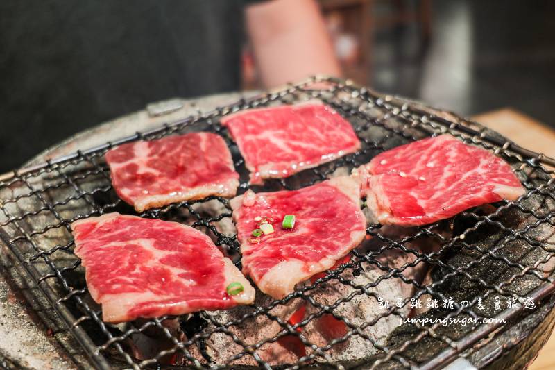 蘆洲超人氣燒肉屋，平價日式炭火烤肉，徐匯廣場捷運站旁（菜單價錢）