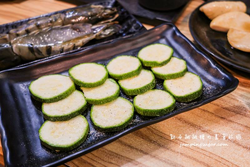 蘆洲超人氣燒肉屋，平價日式炭火烤肉，徐匯廣場捷運站旁（菜單價錢）