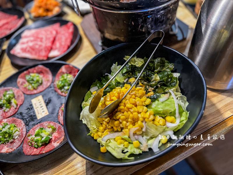 蘆洲超人氣燒肉屋，平價日式炭火烤肉，徐匯廣場捷運站旁（菜單價錢）