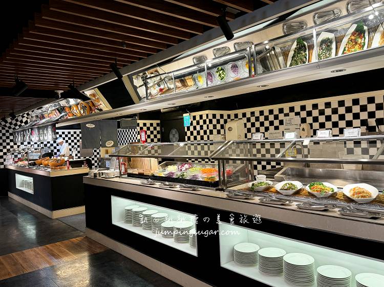 台北凱撒大飯店checkers自助餐吃到飽，3.5小時任你吃，多道海陸料理、威靈頓牛排無限供應