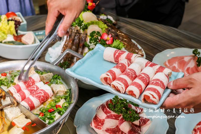 【中山區美食】青花驕麻辣鍋，新菜單上市「驕香松露菌菇鍋」、「青麻椒肥牛鍋」加碼升級 !