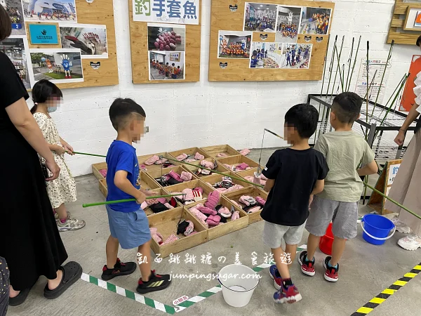 【彰化觀光工廠】台灣手套博物館，免費玩沙堆、室內兒童遊戲區！ @凱西跳跳糖の美食旅遊