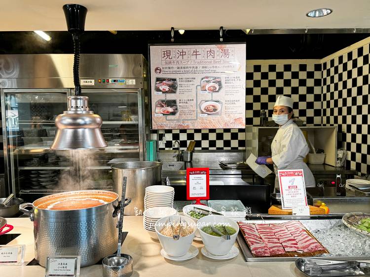 台北凱撒大飯店checkers自助餐吃到飽，3.5小時任你吃，多道海陸料理、威靈頓牛排無限供應