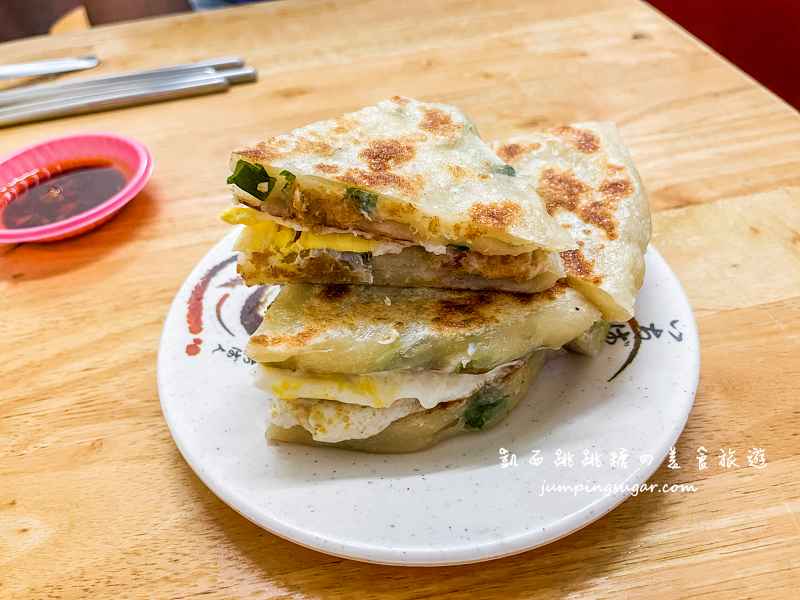 【民生社區美食】小王記麵食館，招牌厚片蔥油餅，好吃不油(菜單)