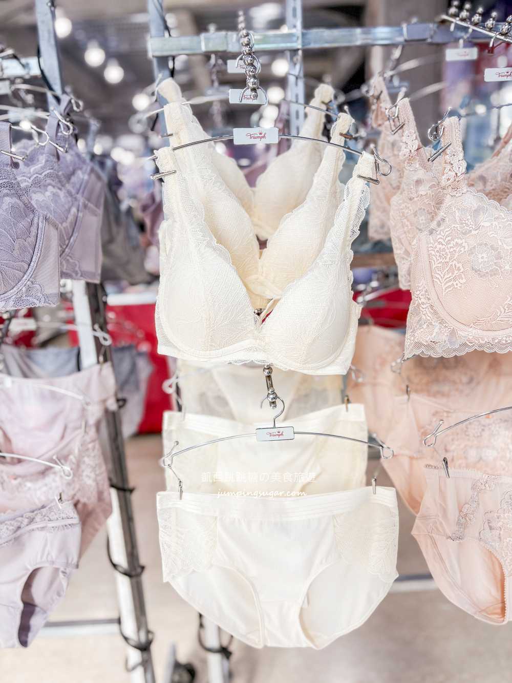 最後倒數 ! 全館買2送3 ! 黛安芬內衣特賣會,內褲5件888元 ! 快閃活動只到1/5~地址 : 台北市中山區南京東路三段77號(玫瑰夫人) 最後倒數 ! 全館買2送3 ! 黛安芬內衣特賣會,內褲5件888元 ! 快閃活動只到1/5~地址 : 台北市中山區南京東路三段77號(玫瑰夫人)