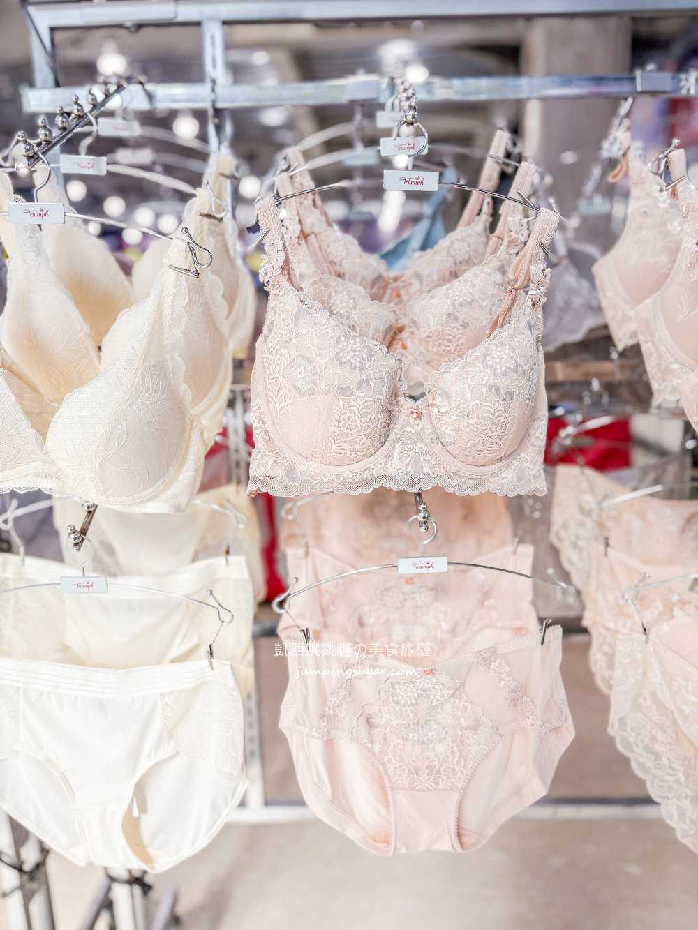 最後倒數 ! 全館買2送3 ! 黛安芬內衣特賣會,內褲5件888元 ! 快閃活動只到1/5~地址 : 台北市中山區南京東路三段77號(玫瑰夫人) 最後倒數 ! 全館買2送3 ! 黛安芬內衣特賣會,內褲5件888元 ! 快閃活動只到1/5~地址 : 台北市中山區南京東路三段77號(玫瑰夫人)