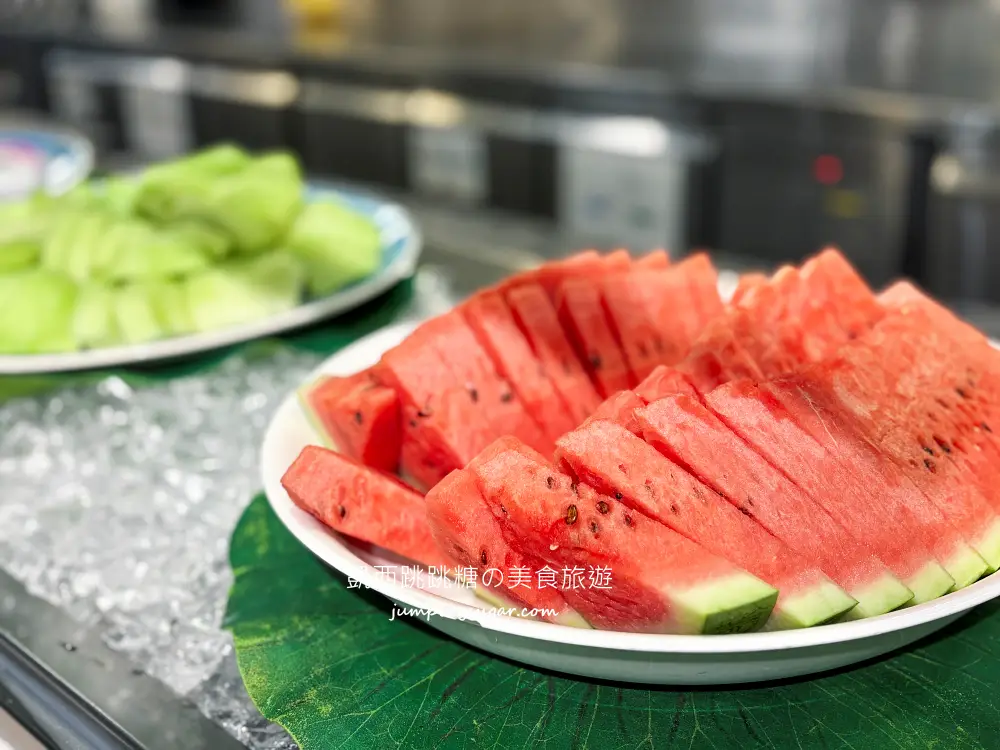 2026台北凱撒大飯店自助餐，150分鐘吃到飽，牛排三點蟹爽吃(菜單價錢)