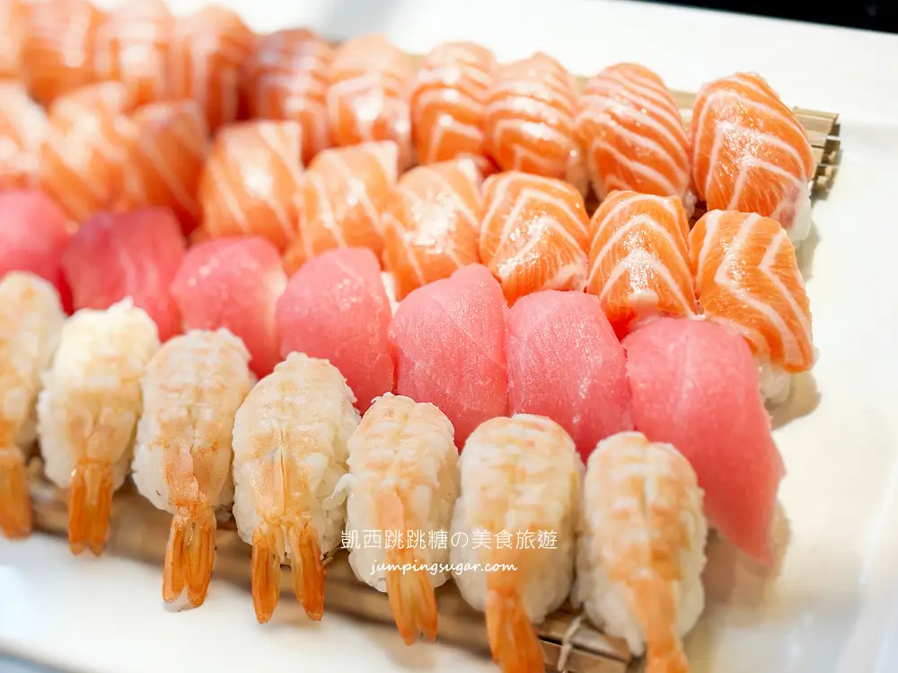 2026台北凱撒大飯店自助餐，150分鐘吃到飽，牛排三點蟹爽吃(菜單價錢)