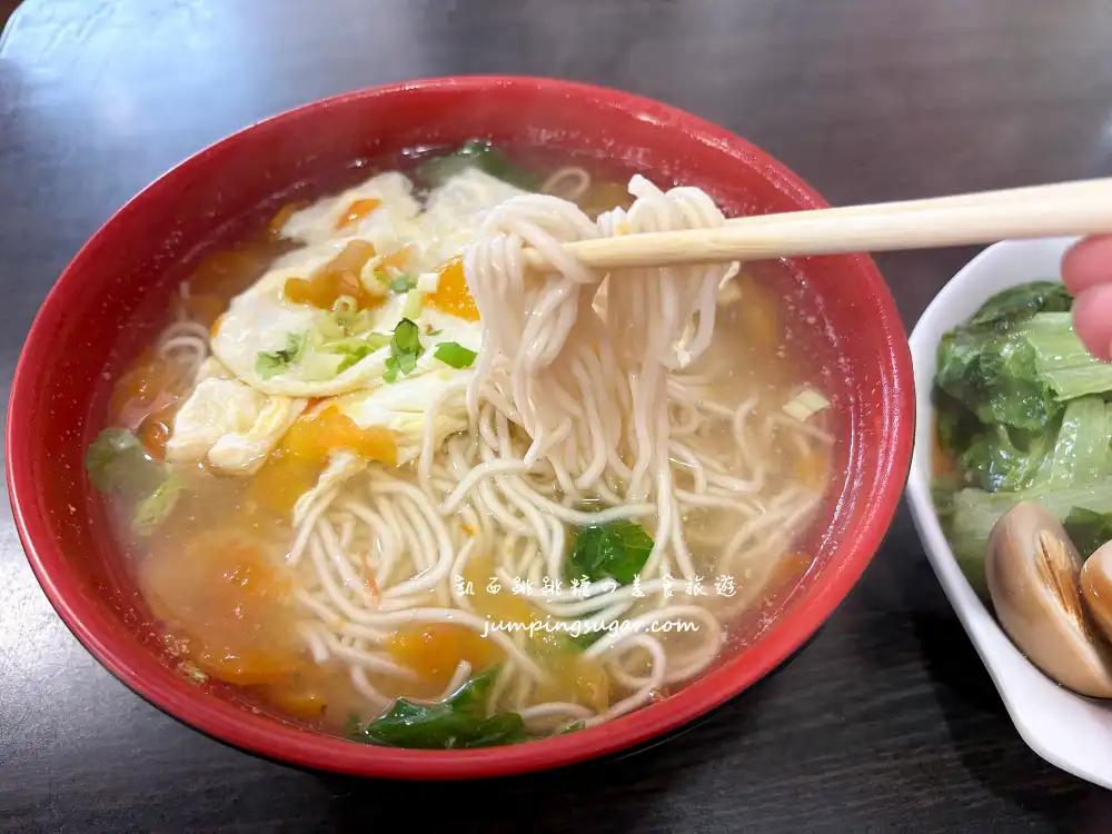 【東區美食】小林麵食館：台北24小時營業餐廳，便宜又大碗(菜單價格)