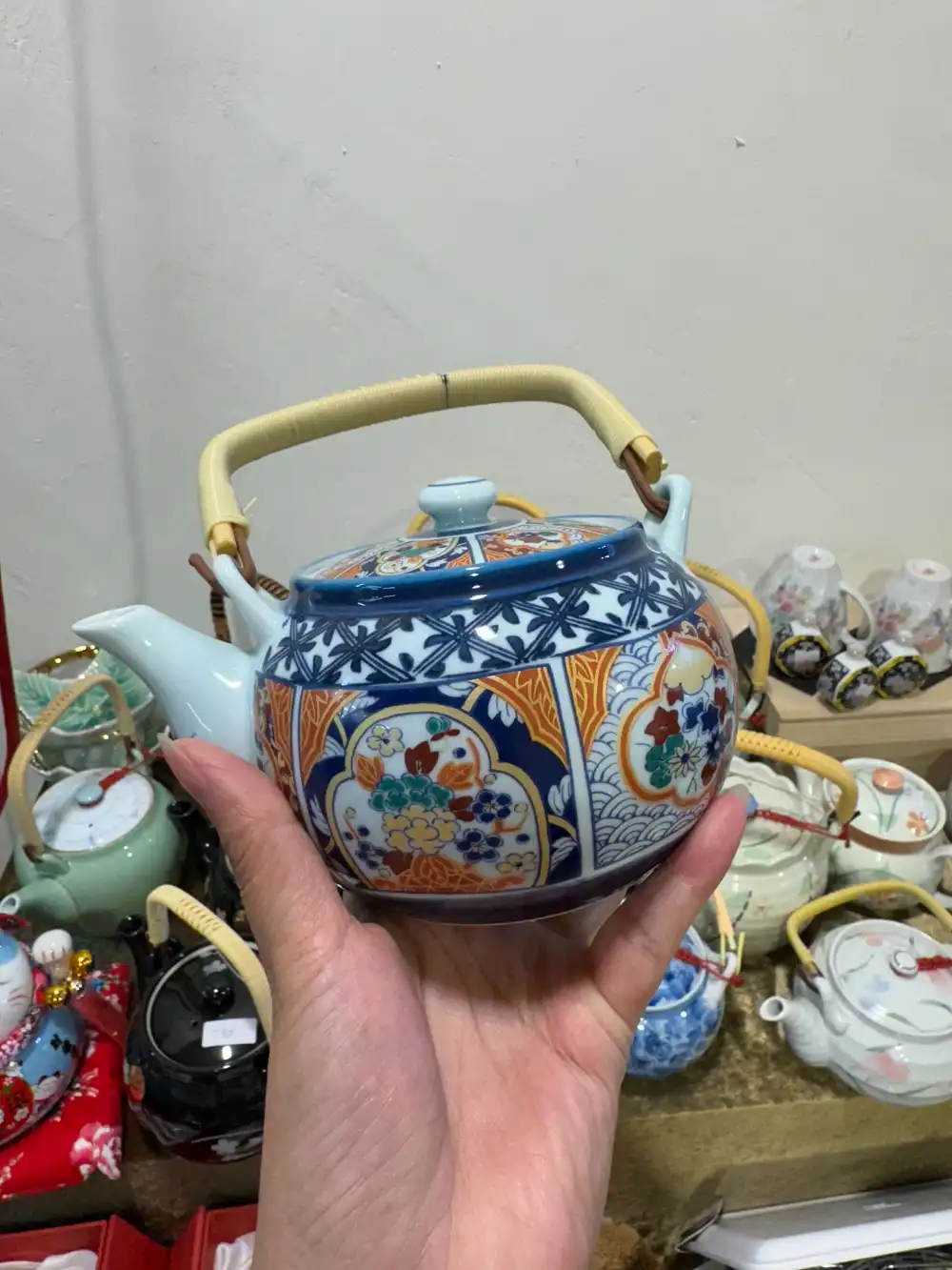 【士林特賣會】日本陶瓷碗盤特賣3個100起 ! 地址 : 台北士林中正路310號(元大銀行旁)