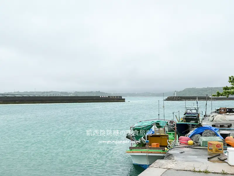 日本沖繩一日遊這樣安排 ! 輕鬆玩古宇利島、美麗海水族館、美國村與萬座毛(含門票中文導覽)