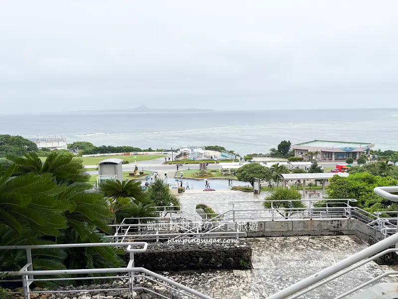 日本沖繩一日遊這樣安排 ! 輕鬆玩古宇利島、美麗海水族館、美國村與萬座毛(含門票中文導覽)