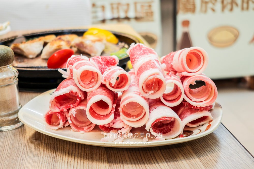 想肉了，台北信義區火烤兩吃吃到飽，一人500元有找 (菜單價錢)