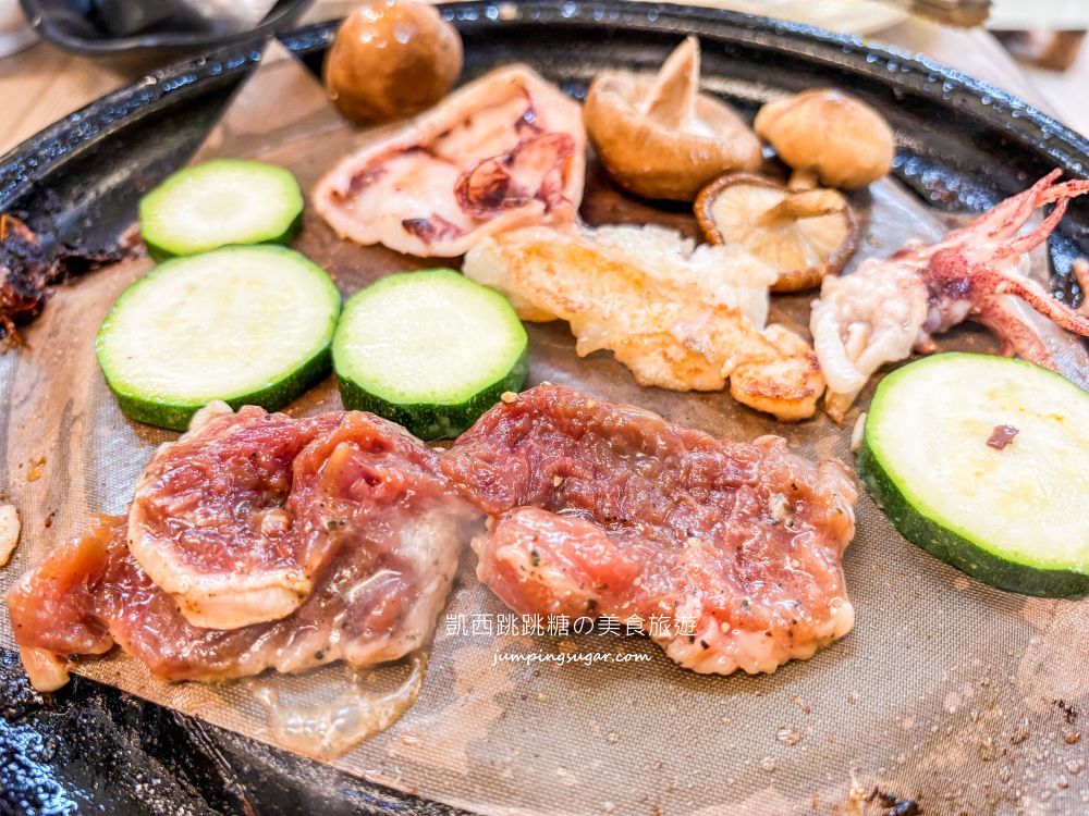 想肉了，台北信義區火烤兩吃吃到飽，一人500元有找 (菜單價錢)