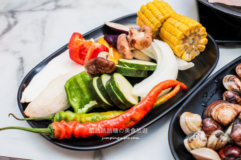 【淡水美食】烤大學 | 火鍋烤肉兩吃只要239元起 ! 免服務費(菜單價錢)
