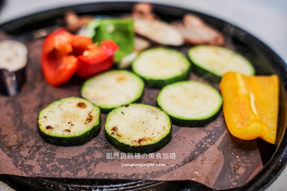 【淡水美食】烤大學 | 火鍋烤肉兩吃只要239元起 ! 免服務費(菜單價錢)