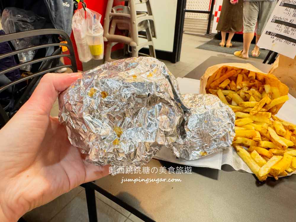 【首爾美食】Five Guys韓國必吃漢堡店！巨無霸份量+免費花生吃到飽(菜單價錢)
