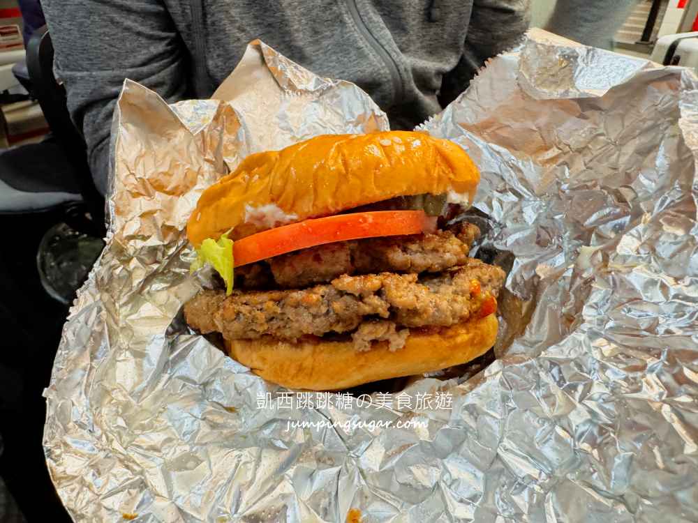 【首爾美食】Five Guys韓國必吃漢堡店！巨無霸份量+免費花生吃到飽(菜單價錢)