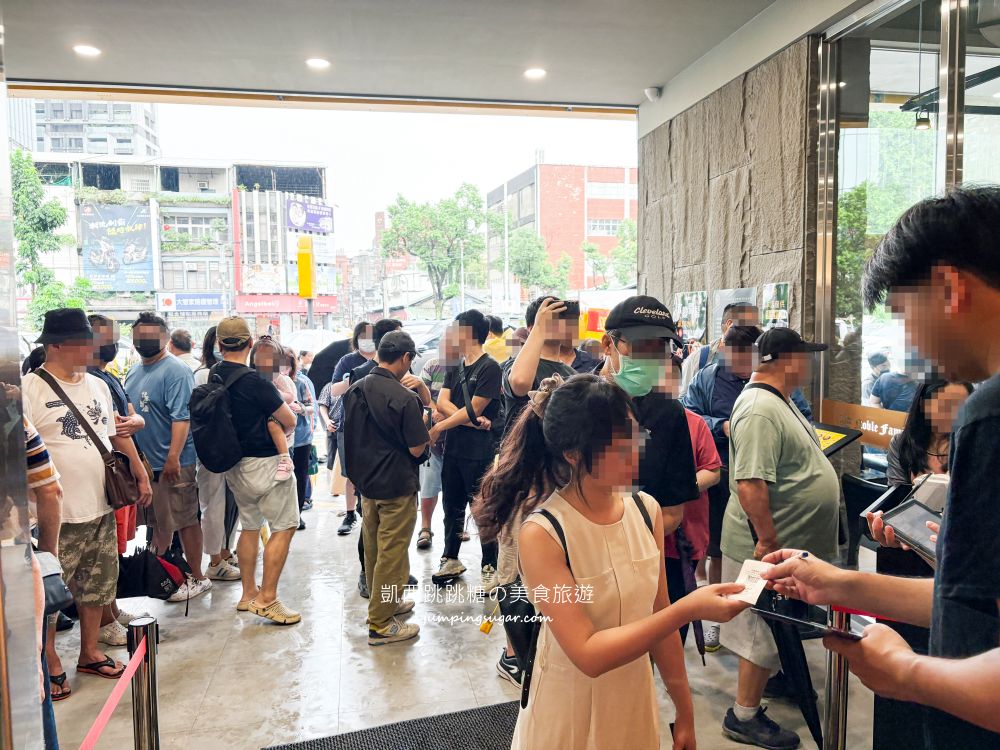 貴族世家板橋板新店真的太划算 ! 只要380元起享牛排自助吧吃到飽(菜單價錢)