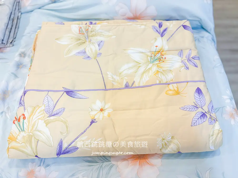 【台北民族東路】飯店級寢具特賣OUTLET ! 最低只要99起 ! 天絲床包、枕頭買一送一；地址 : 台北民族東路2號(海霸王對面)