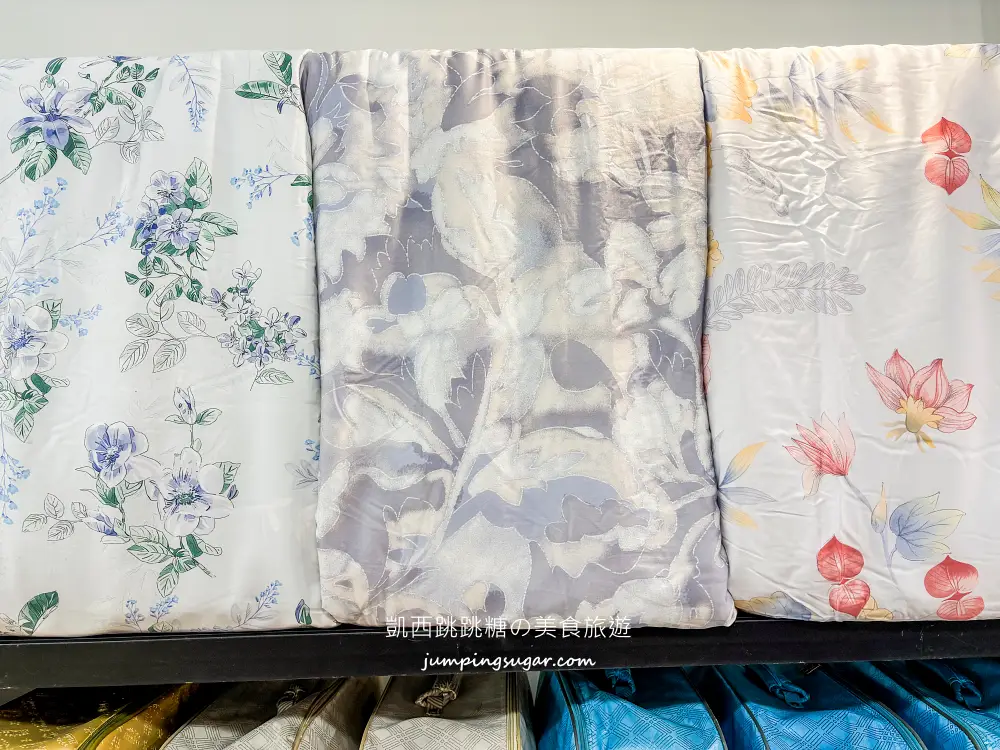 【三峽寢具廠拍】精選床包299、床墊590元、棉被990元 ! 枕頭毛毯買一送一! 快閃活動只到12/30~地址:三峽區民生街119號(三峽市場旁)