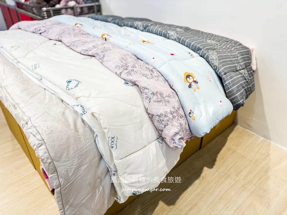 【三峽寢具廠拍】精選床包299、床墊590元、棉被990元 ! 枕頭毛毯買一送一! 快閃活動只到12/30~地址:三峽區民生街119號(三峽市場旁)