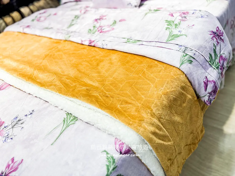 【三峽寢具廠拍】精選床包299、床墊590元、棉被990元 ! 枕頭毛毯買一送一! 快閃活動只到12/30~地址:三峽區民生街119號(三峽市場旁)