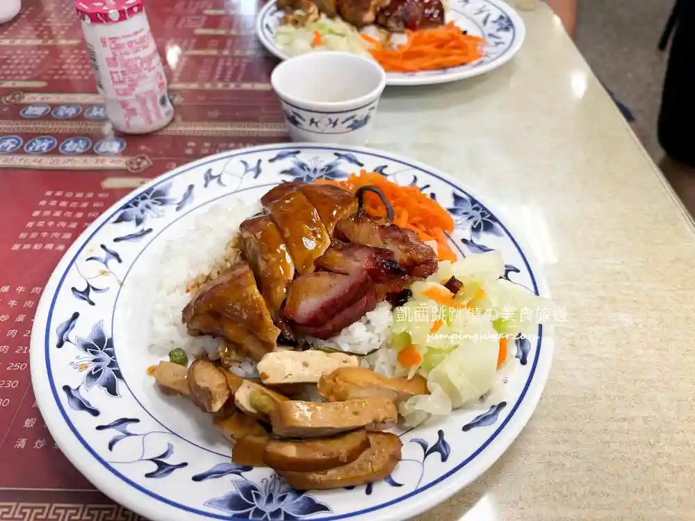 【台北麟光站美食】香濱燒臘 | 台北好吃便當推薦，必吃烤鴨叉燒(菜單價錢)