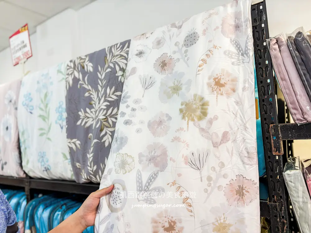 【三峽寢具廠拍】精選床包299、床墊590元、棉被990元 ! 枕頭毛毯買一送一! 快閃活動只到12/30~地址:三峽區民生街119號(三峽市場旁)