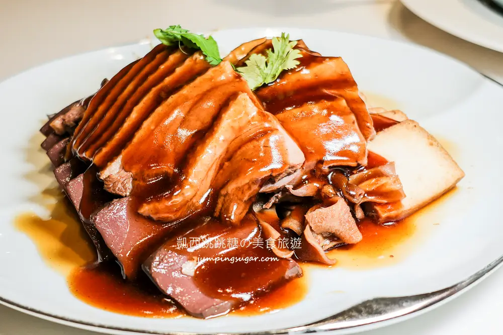 【南港車站美食】粵亮廣式料理，必吃推薦手工豆花、慢火戰斧牛 (菜單價錢)