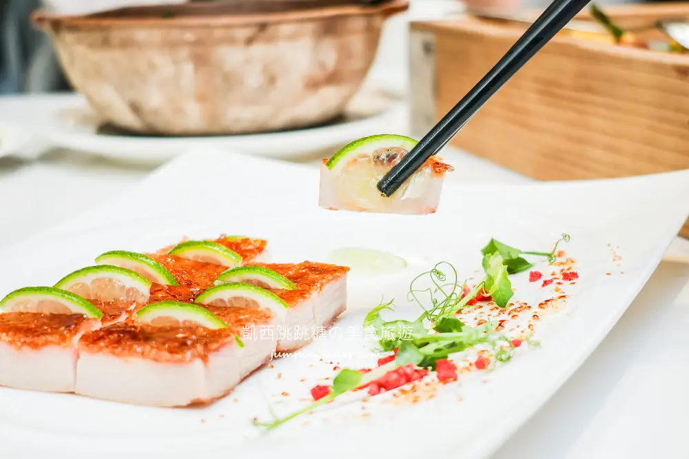 【南港車站美食】粵亮廣式料理，必吃推薦手工豆花、慢火戰斧牛 (菜單價錢)