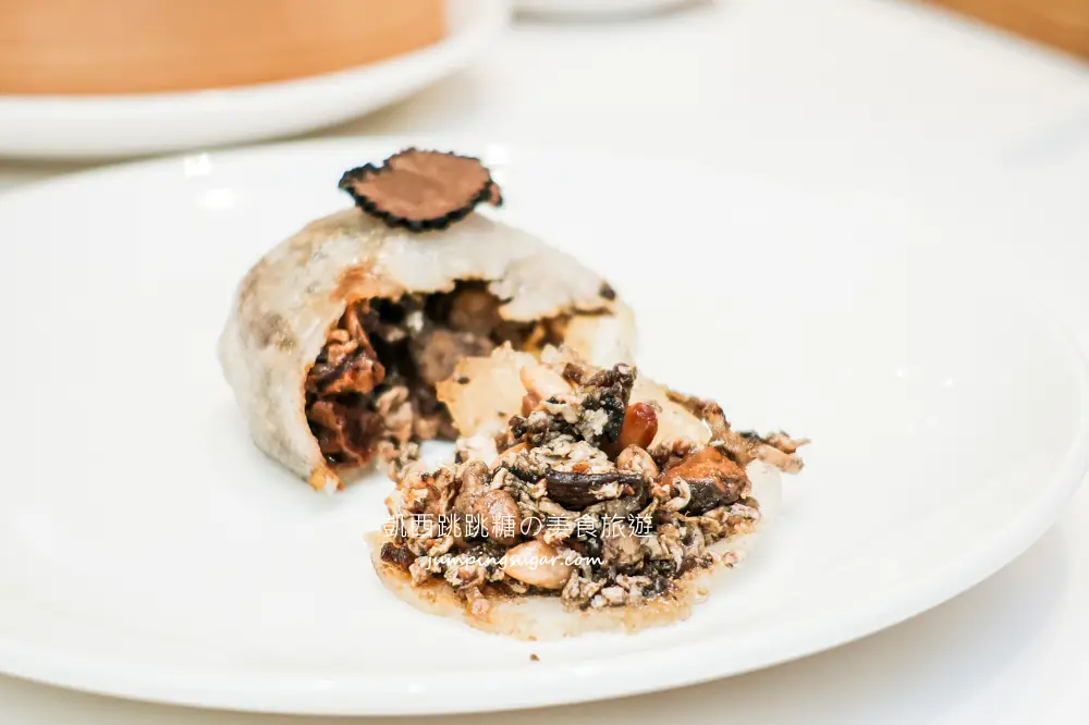 【南港車站美食】粵亮廣式料理，必吃推薦手工豆花、慢火戰斧牛 (菜單價錢)