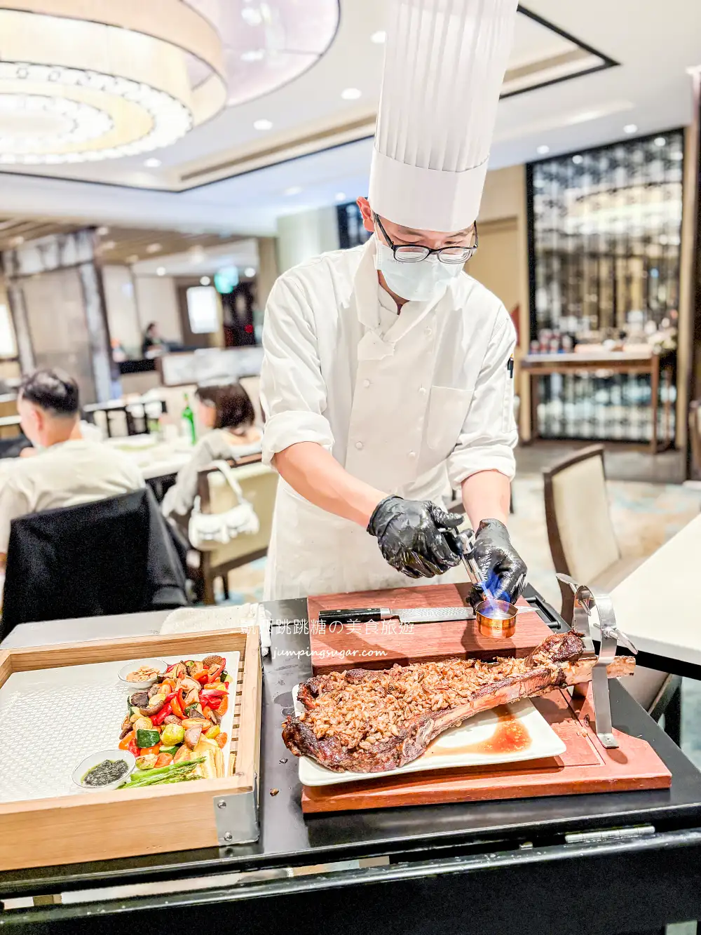 【南港車站美食】粵亮廣式料理，必吃推薦手工豆花、慢火戰斧牛 (菜單價錢)