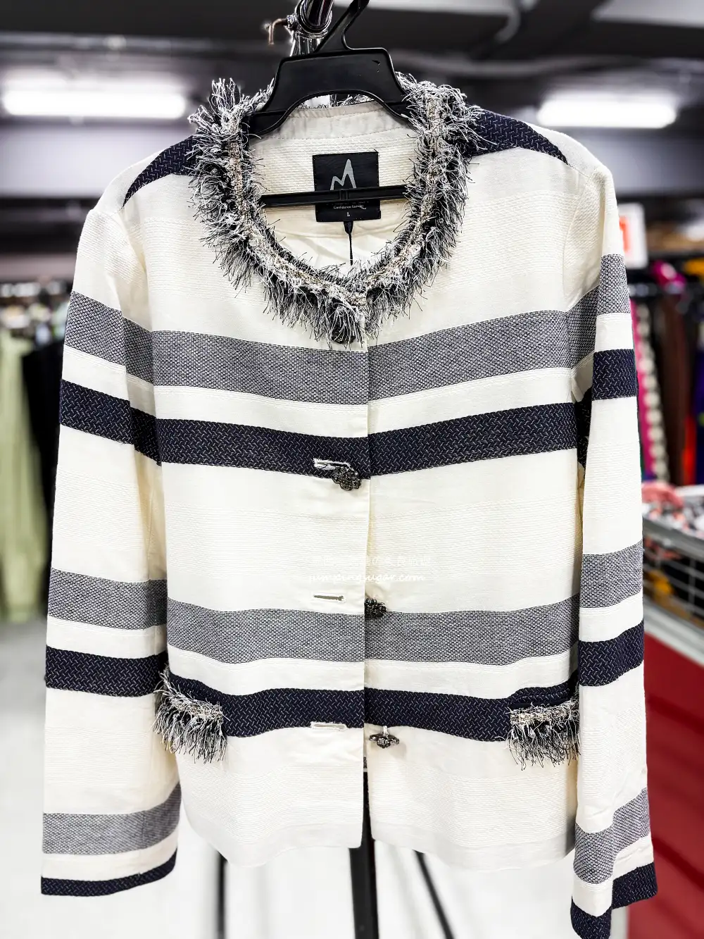 【大稻埕特賣會】最後清倉全面1折起 ! 可來登專櫃毛衣490元、羽絨外套990 ! 只有20天 ! 地址:台北民生西路300號5樓(寶雅樓上)