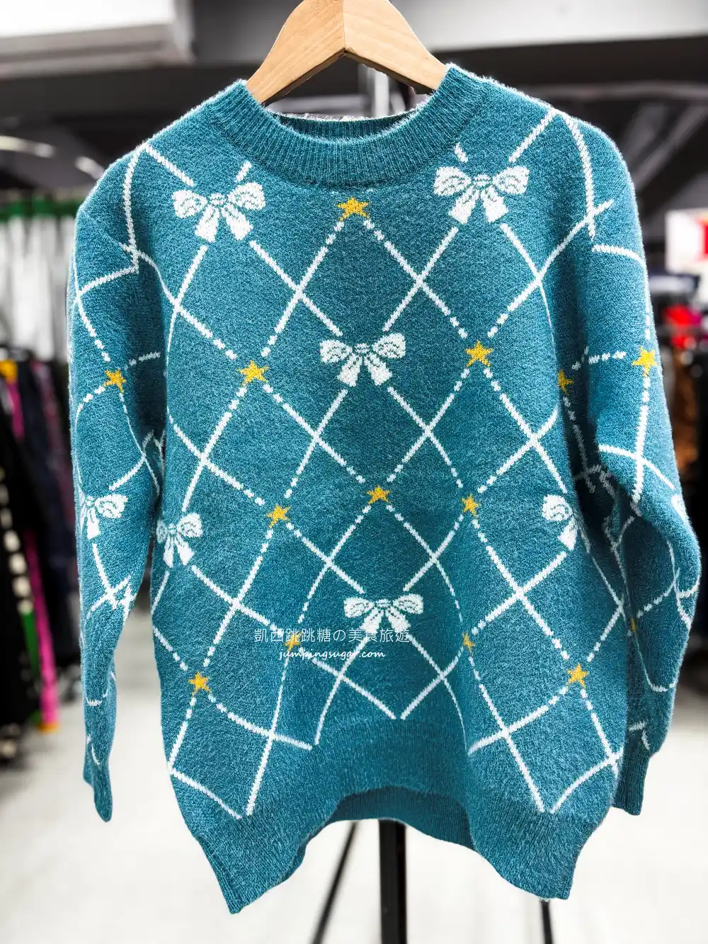 【大稻埕特賣會】最後清倉全面1折起 ! 可來登專櫃毛衣490元、羽絨外套990 ! 只有20天 ! 地址:台北民生西路300號5樓(寶雅樓上)