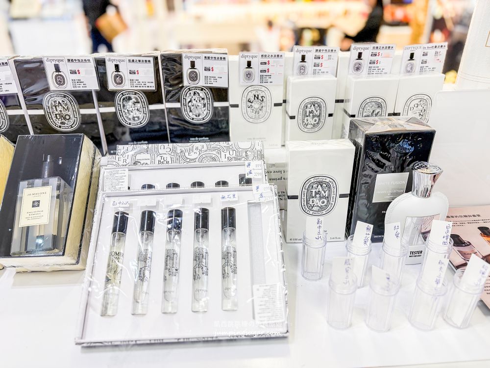 板橋小遠百名牌香水全面3折起！開幕慶滿額折600、名牌小香水買五送一；地址 : 板橋中山路一段152號(板橋小遠百一樓)