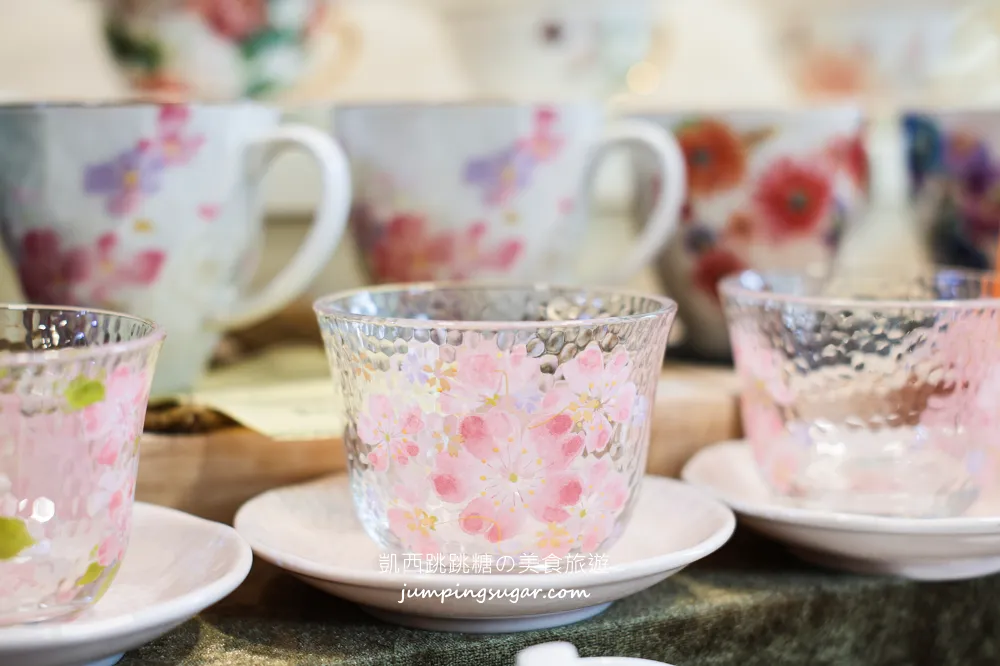 全台最大日本陶瓷特賣來了！碗盤只要3個100起~百元價直接搬整套 ! 地址 : 台北士林中正路310號(墊腳石正對面)